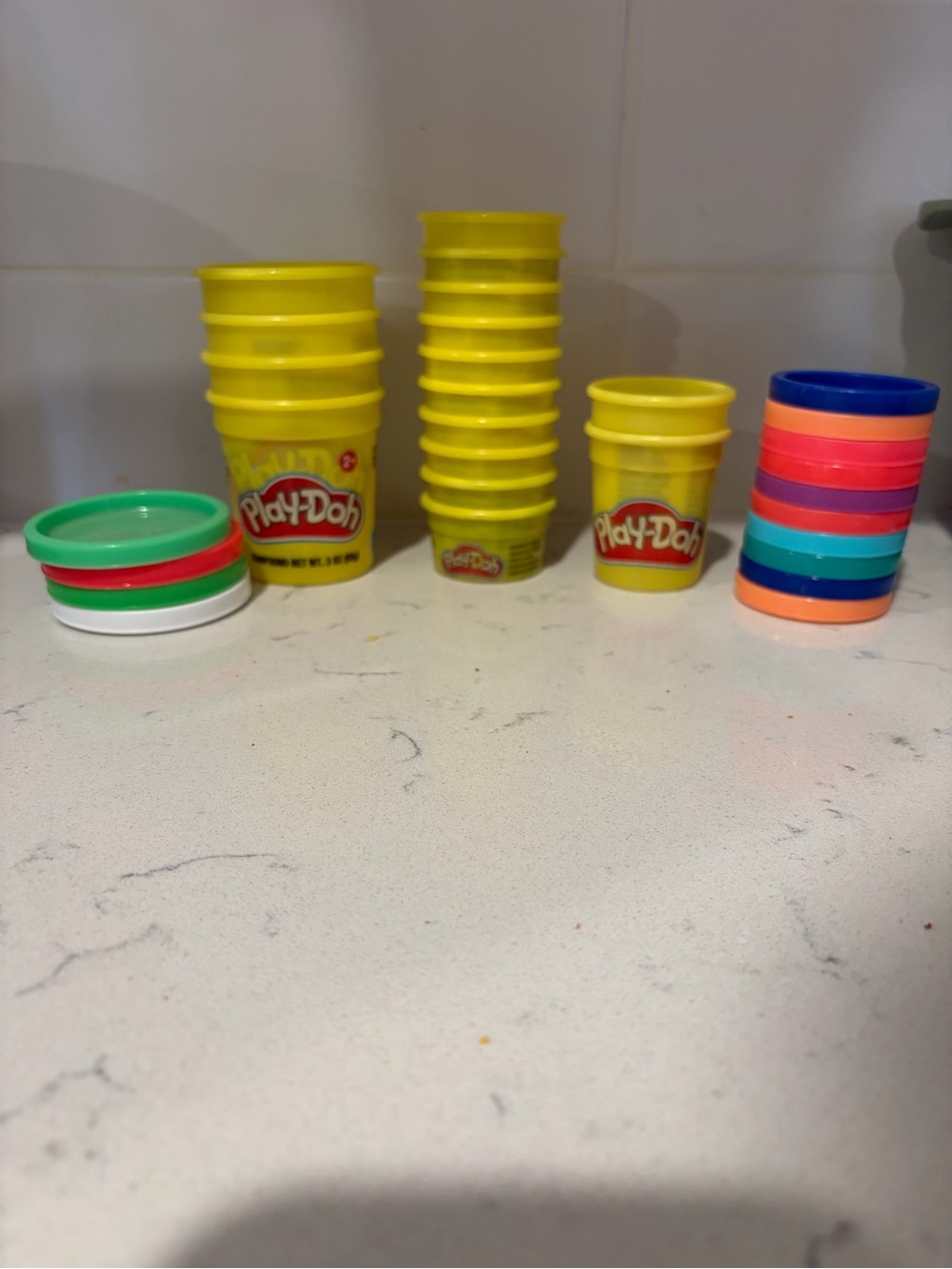 Play-Doh Yellow Modeling Compound Containers - Colorful Lids Included